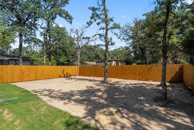 6136 Apache Drive, Mabank, TX 75156