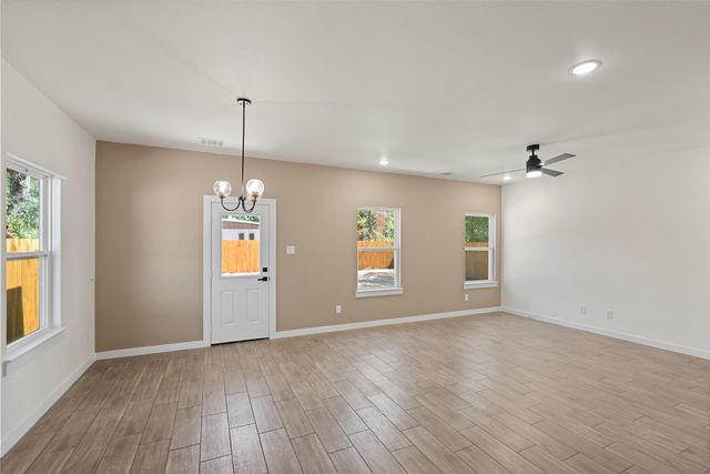 6136 Apache Drive, Mabank, TX 75156
