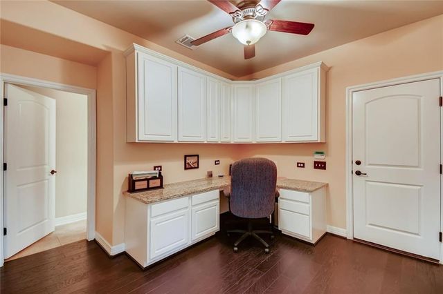 11929 Terraza CIR TH37, Austin, TX 78726