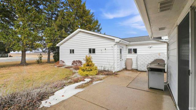 10290 S State Road 9, Columbia City, IN 46725