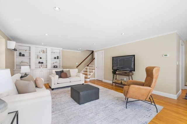 17 Lindbergh Avenue, Needham, MA 02494