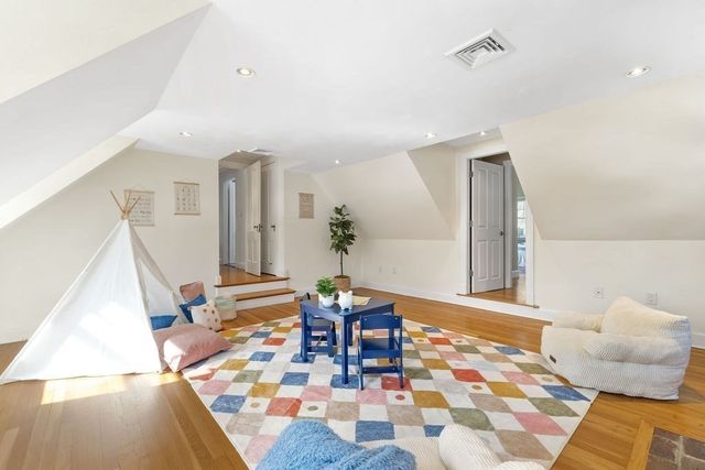 17 Lindbergh Avenue, Needham, MA 02494