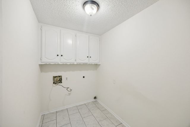 1908 Scarlett Court, Arlington, TX 76012