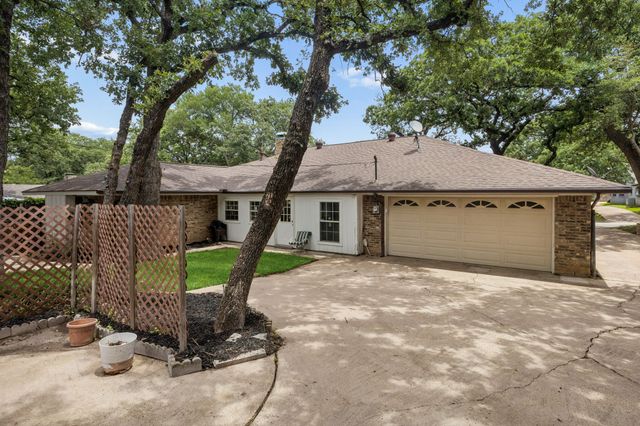 1908 Scarlett Court, Arlington, TX 76012