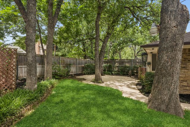 1908 Scarlett Court, Arlington, TX 76012