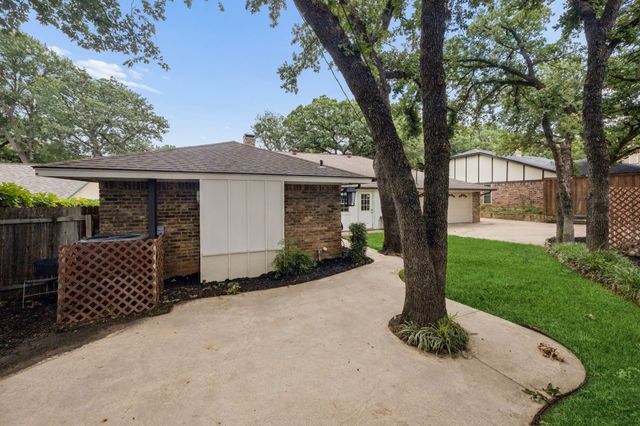 1908 Scarlett Court, Arlington, TX 76012