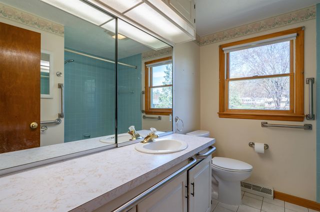 17 Stevens Avenue, Merrimack, NH 03054