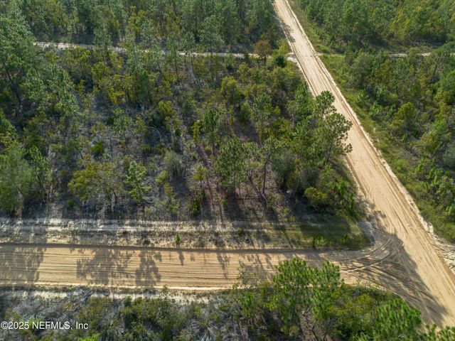 359 DOTHAN Street, Interlachen, FL 32148
