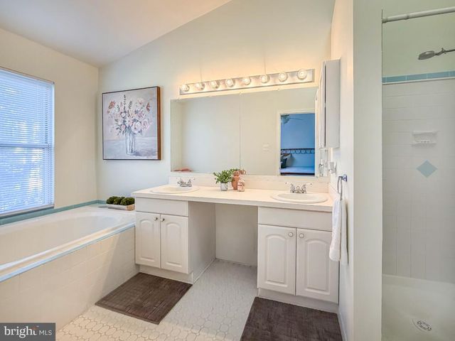 1003 WATERFORD RD, Yardley, PA 19067