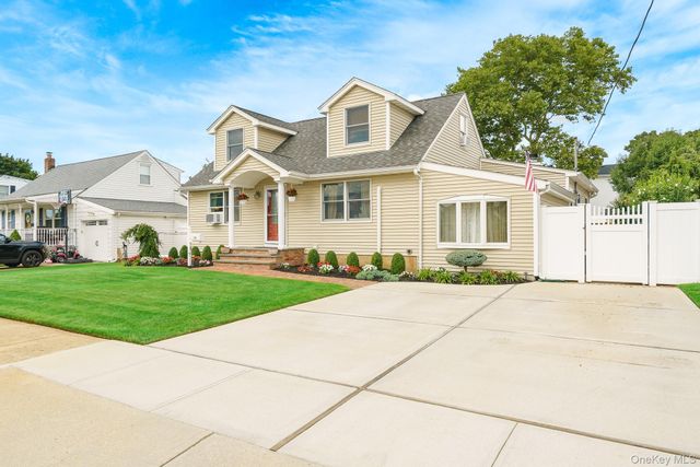 16 Kensington Avenue, Massapequa, NY 11758