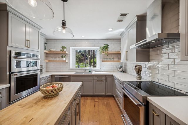 2626 Royal Trail Drive, Kingwood, TX 77339