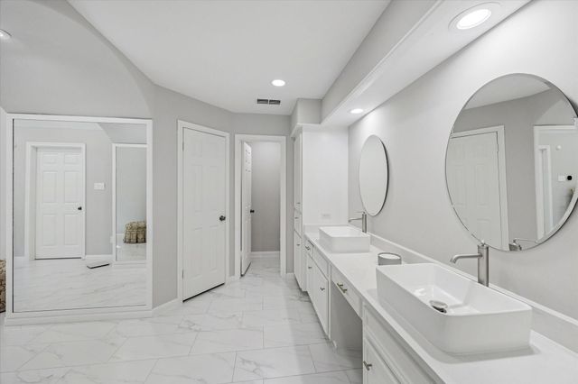 2626 Royal Trail Drive, Kingwood, TX 77339