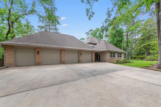 2626 Royal Trail Drive, Kingwood, TX 77339