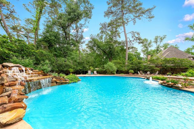 2626 Royal Trail Drive, Kingwood, TX 77339