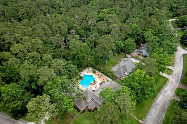 2626 Royal Trail Drive, Kingwood, TX 77339