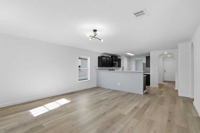 4001 Cressler LN 15G, Jarrell, TX 76537