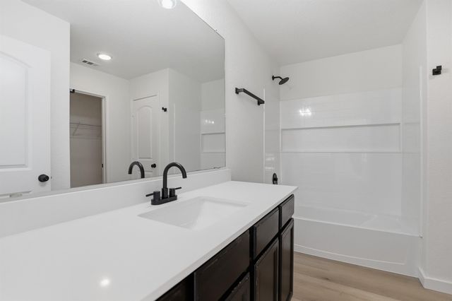 4001 Cressler LN 15G, Jarrell, TX 76537