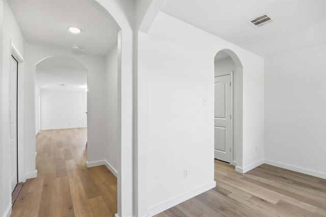 4001 Cressler LN 15G, Jarrell, TX 76537