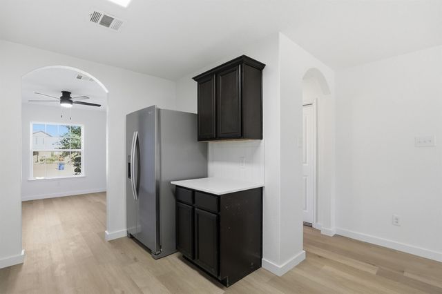 4001 Cressler LN 15G, Jarrell, TX 76537