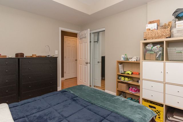 5210 N Sawyer Avenue 1, Chicago, IL 60625