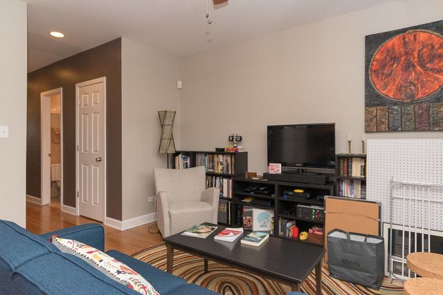 5210 N Sawyer Avenue 1, Chicago, IL 60625