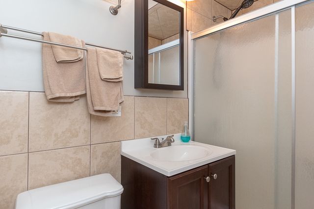 5210 N Sawyer Avenue 1, Chicago, IL 60625