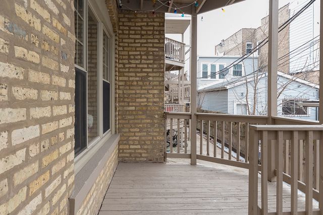 5210 N Sawyer Avenue 1, Chicago, IL 60625