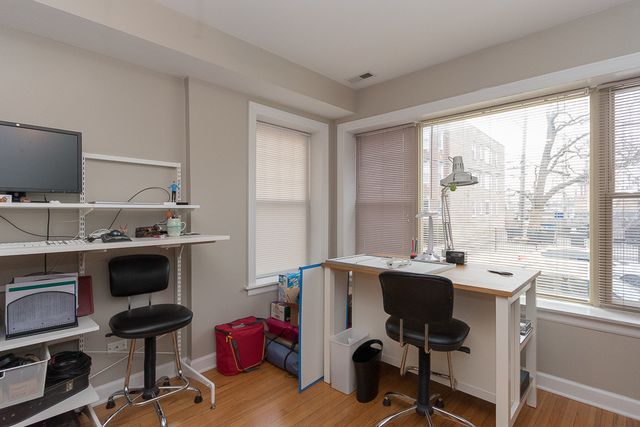 5210 N Sawyer Avenue 1, Chicago, IL 60625
