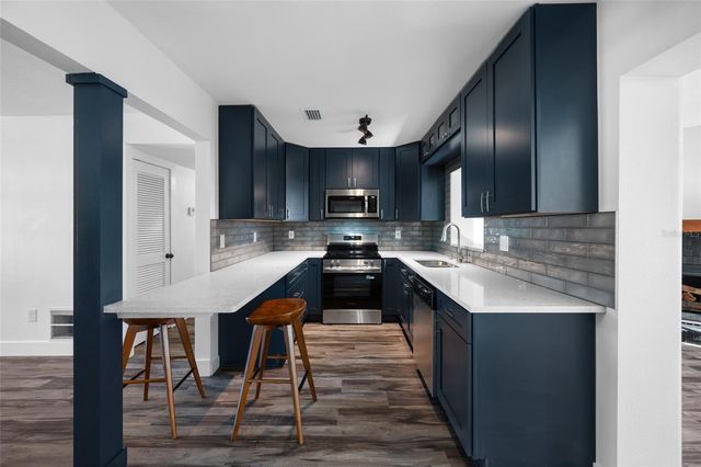 4931 HALIFAX DRIVE, Tampa, FL 33615