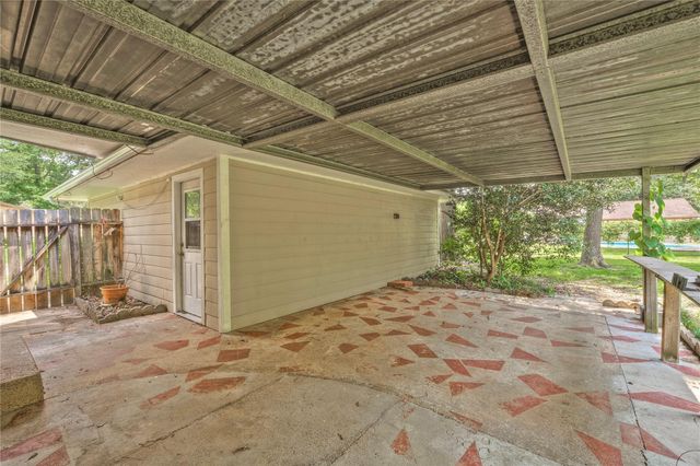 1914 Woodway Drive, Woodbranch, TX 77357