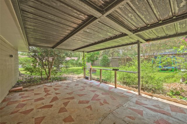 1914 Woodway Drive, Woodbranch, TX 77357