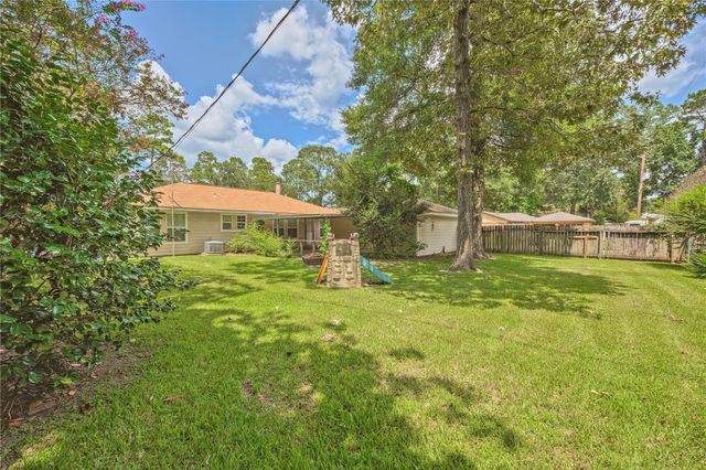 1914 Woodway Drive, Woodbranch, TX 77357