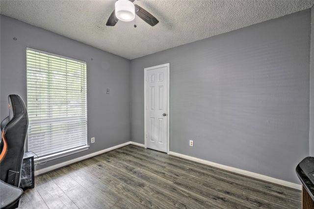 1914 Woodway Drive, Woodbranch, TX 77357