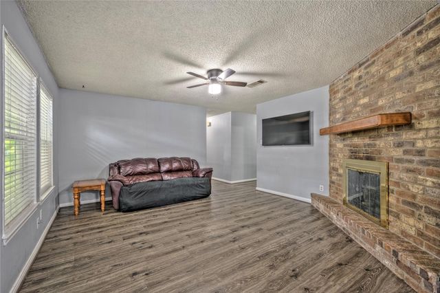 1914 Woodway Drive, Woodbranch, TX 77357