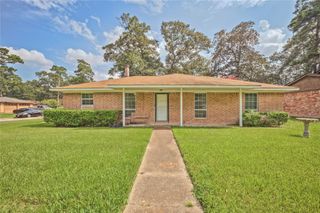 1914 Woodway Drive, Woodbranch, TX 77357