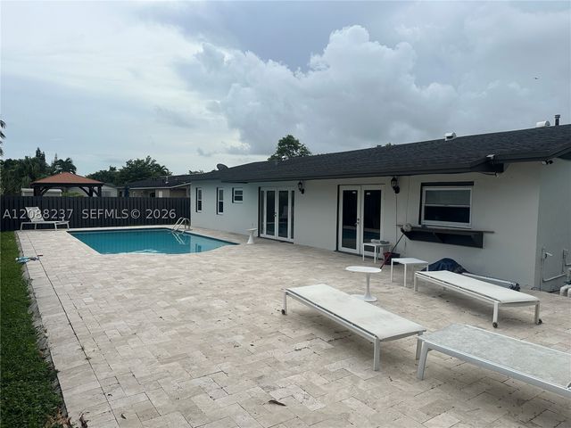 11611 SW 122nd Ave, Miami, FL 33186