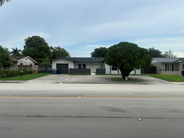 11611 SW 122nd Ave, Miami, FL 33186