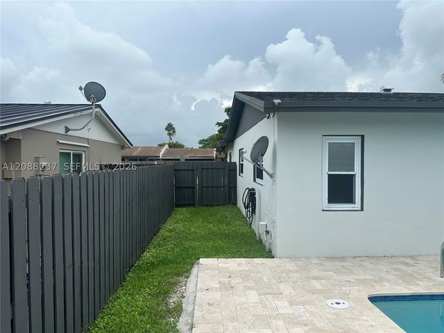 11611 SW 122nd Ave, Miami, FL 33186