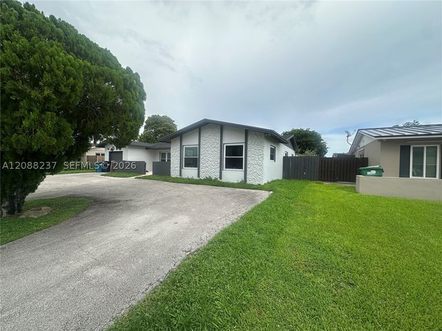 11611 SW 122nd Ave, Miami, FL 33186