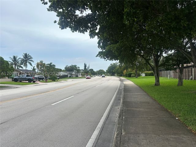 11611 SW 122nd Ave, Miami, FL 33186