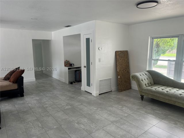 11611 SW 122nd Ave, Miami, FL 33186