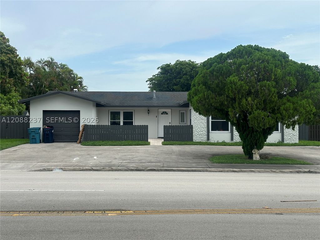 11611 SW 122nd Ave, Miami, FL 33186