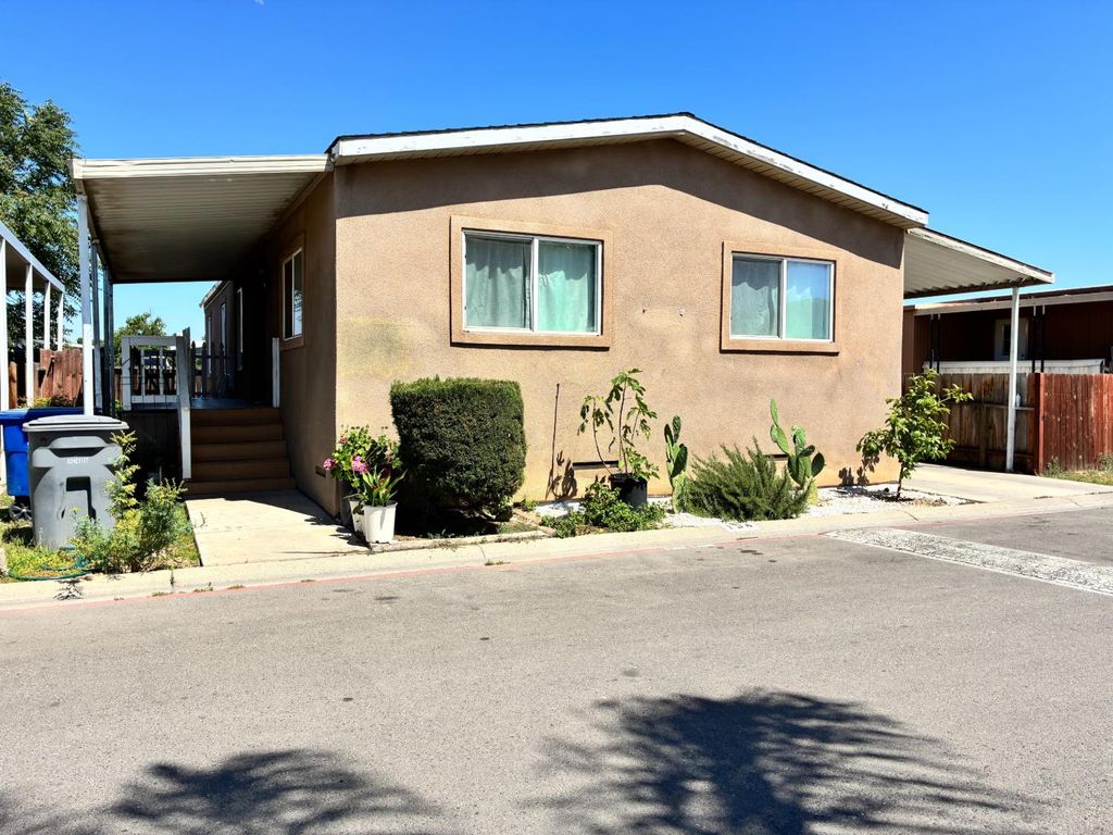 3138 W Dakota Ave Spc 154, Fresno, CA 93722
