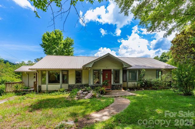 18 Bartlett Road, Weaverville, NC 28787