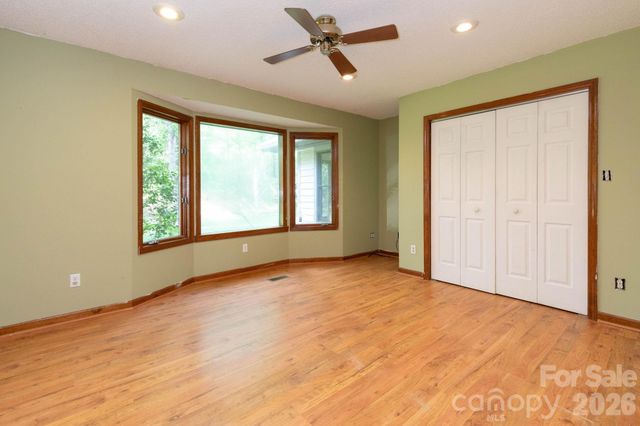 18 Bartlett Road, Weaverville, NC 28787
