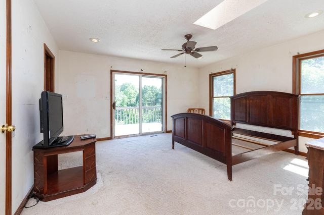 18 Bartlett Road, Weaverville, NC 28787