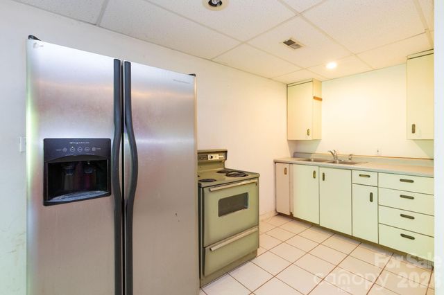 18 Bartlett Road, Weaverville, NC 28787