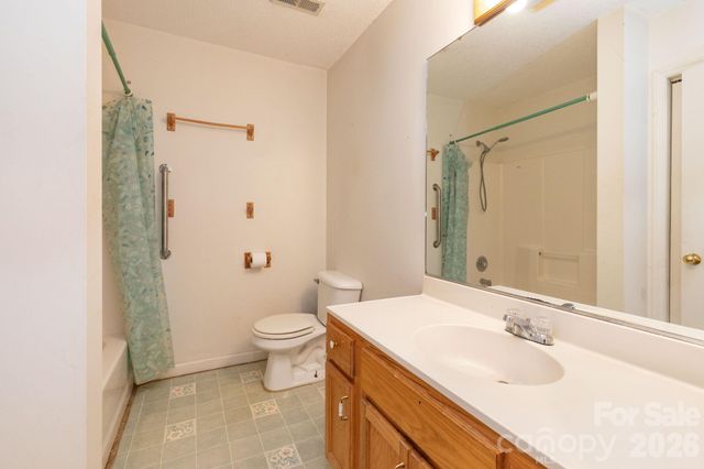 18 Bartlett Road, Weaverville, NC 28787