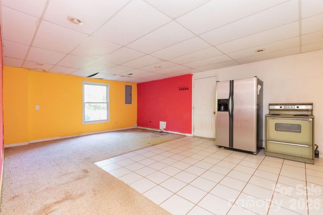 18 Bartlett Road, Weaverville, NC 28787