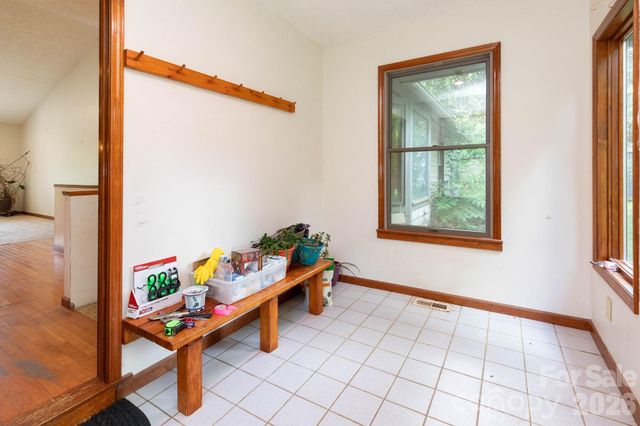 18 Bartlett Road, Weaverville, NC 28787